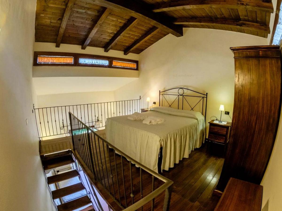 Agriturismo Poggio Corbello La Pesta Eksteriør billede